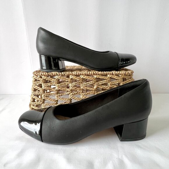 Clarks Collection 'Marilyn Sara' Black Leather Block Heels, Cap Toe, Size 9 EC! - Picture 6 of 13